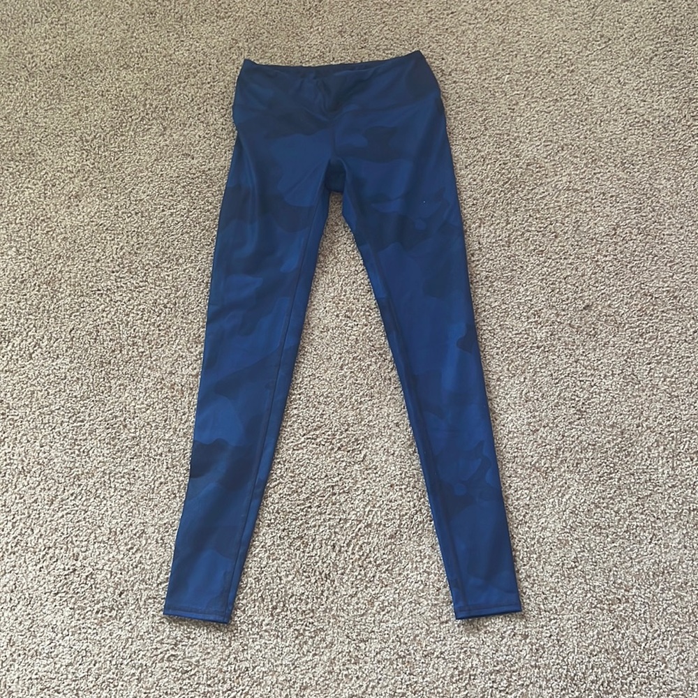 alo yoga blue camo leggings size XS